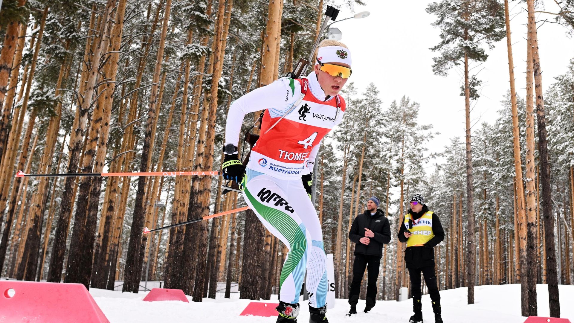 Кристина Резцова на дистанции женского масс-старта на 12.5 км чемпионата России по биатлону. Кристина Резцова на дистанции женского масс-старта на 12.5 км чемпионата России по биатлону. - РИА Новости, 1920, 03.04.2022