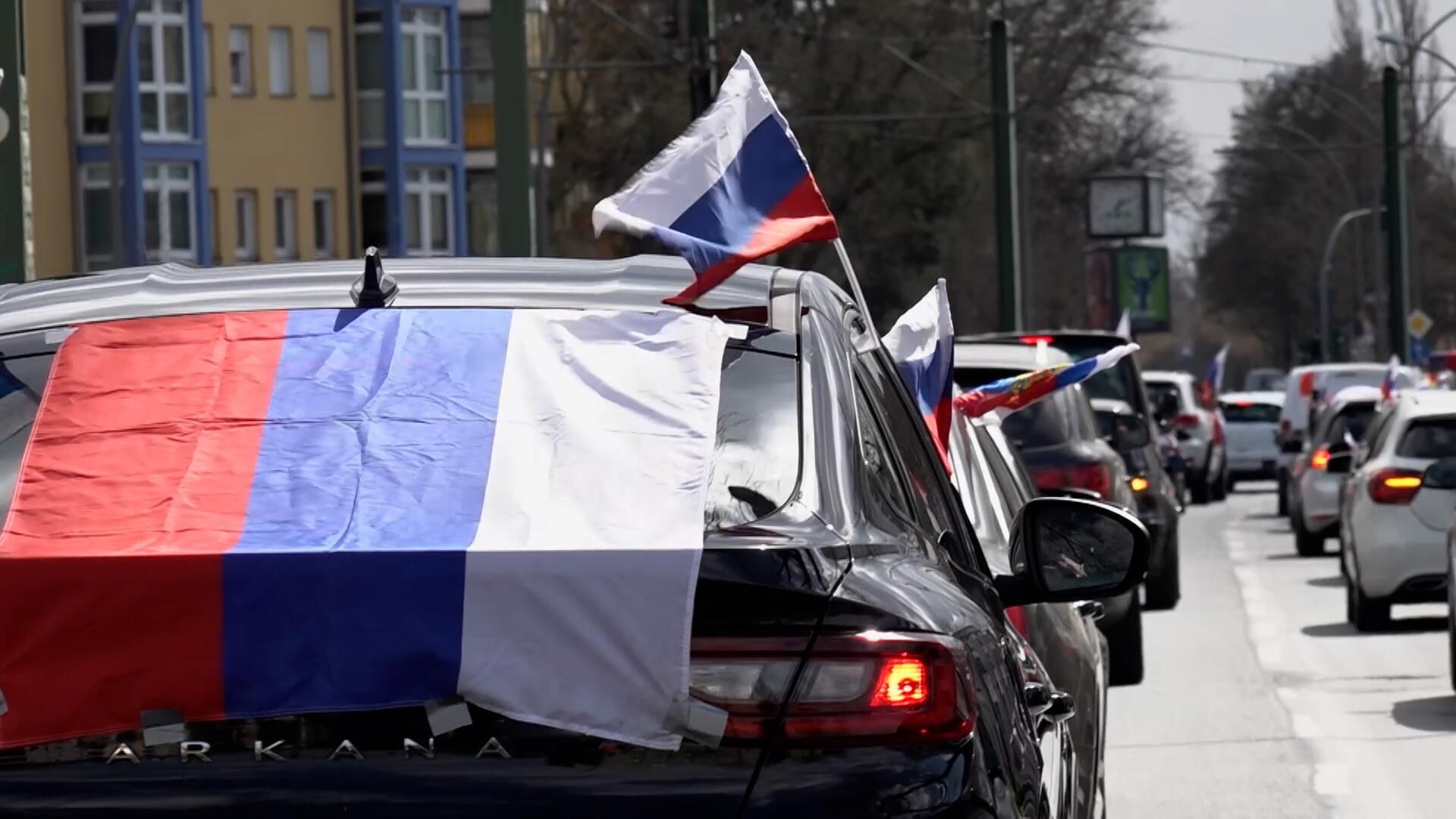 Автопробег в Берлине в поддержку России Автопробег в Берлине в поддержку России - РИА Новости, 1920, 04.04.2022