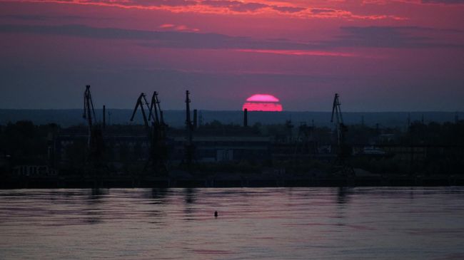 Рассвет над Волгой в Нижнем Новгороде