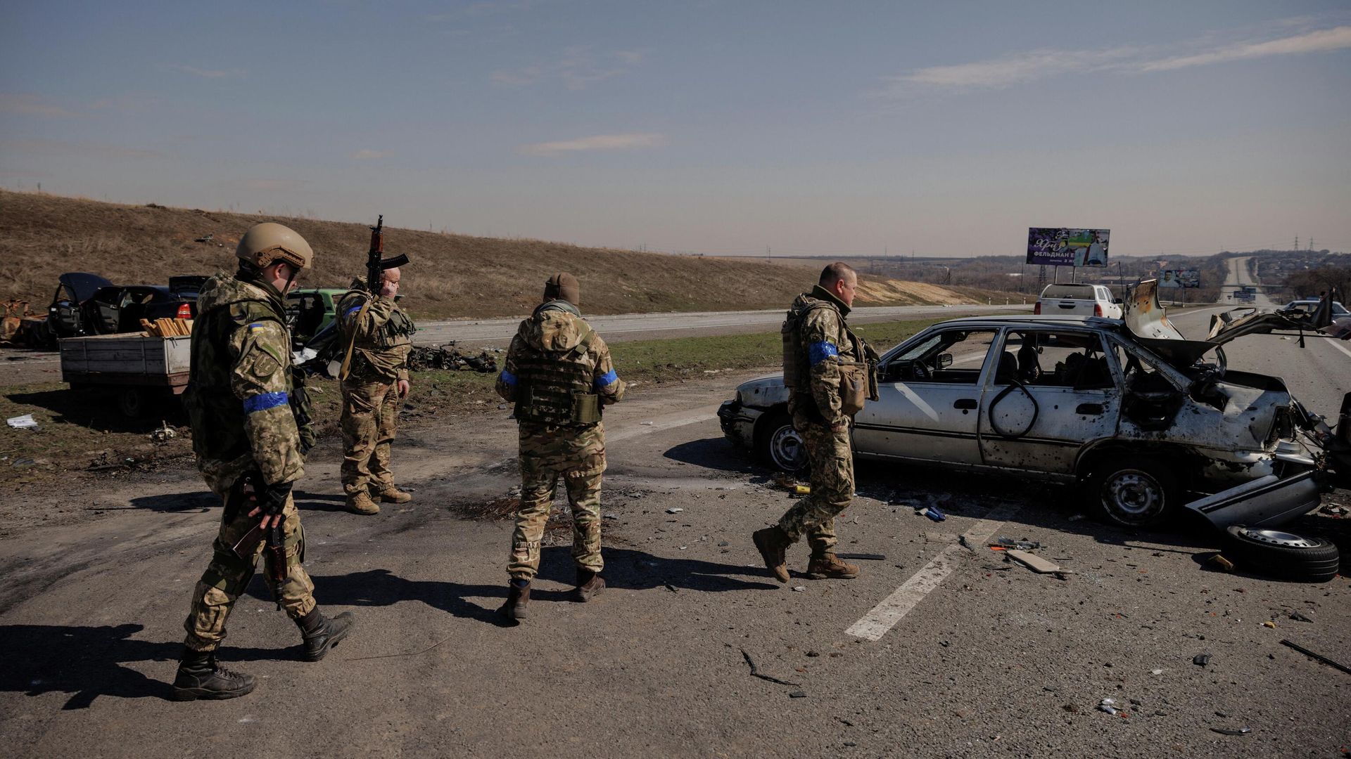 Украинские военнослужащие недалеко от Харькова Украинские военнослужащие недалеко от Харькова - РИА Новости, 1920, 08.04.2022