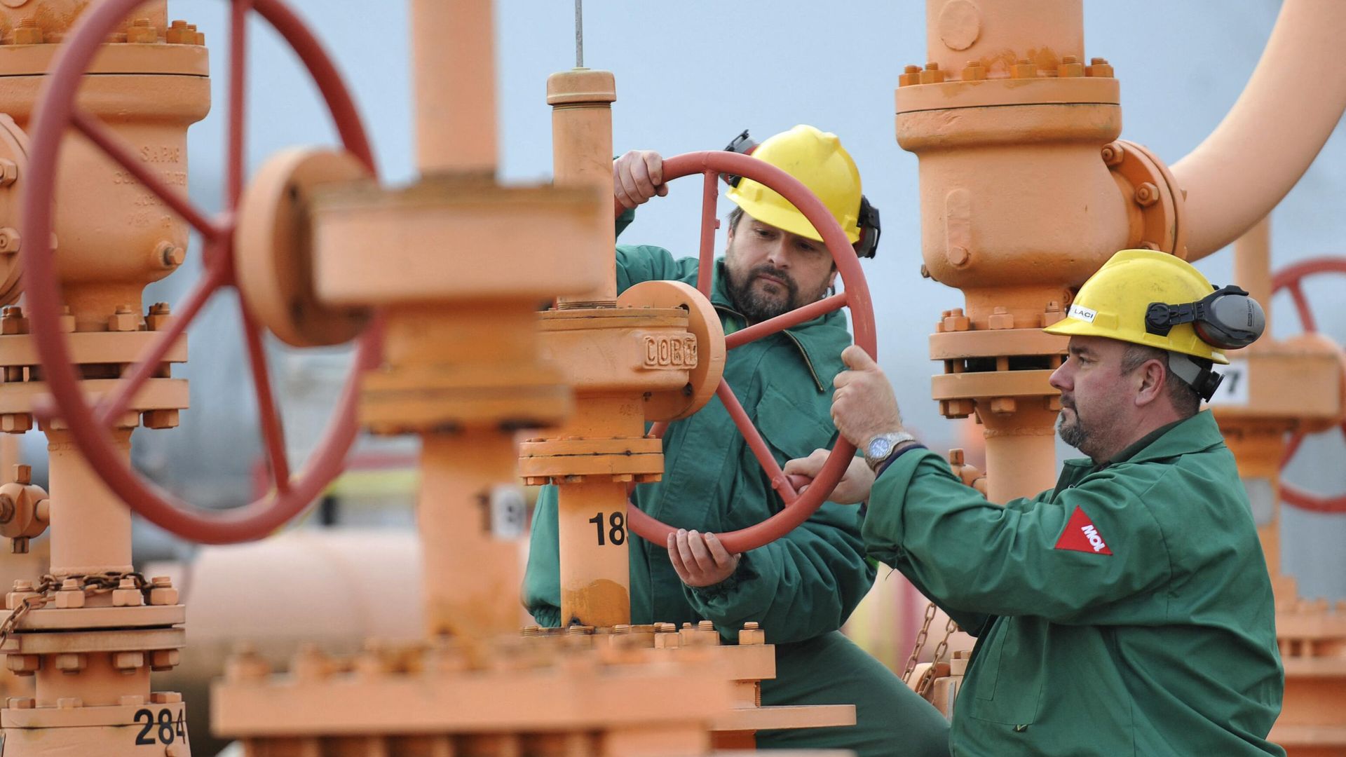 Рабочие на газораспределительной станции в Венгрии Рабочие на газораспределительной станции в Венгрии - РИА Новости, 1920, 07.04.2022
