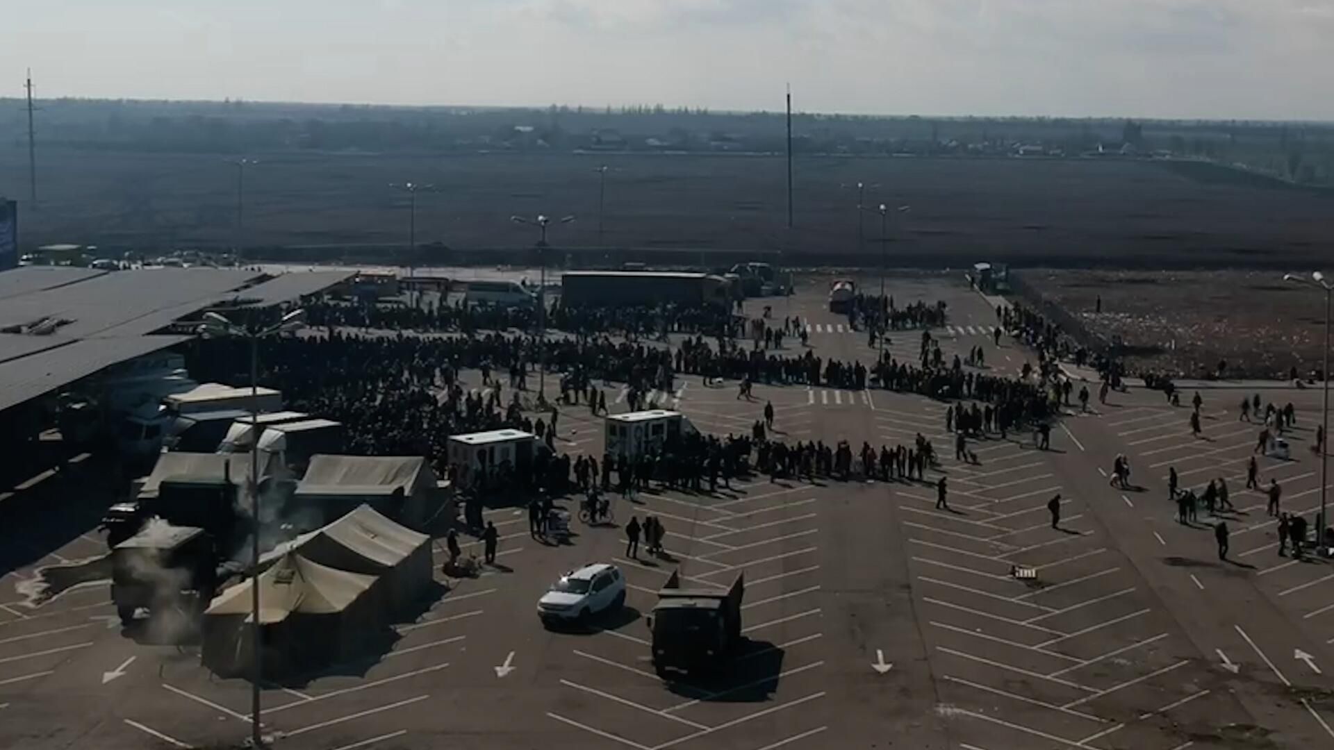 Пункт гуманитарной помощи в Мариуполе с коптера Пункт гуманитарной помощи в Мариуполе с коптера - РИА Новости, 1920, 07.04.2022