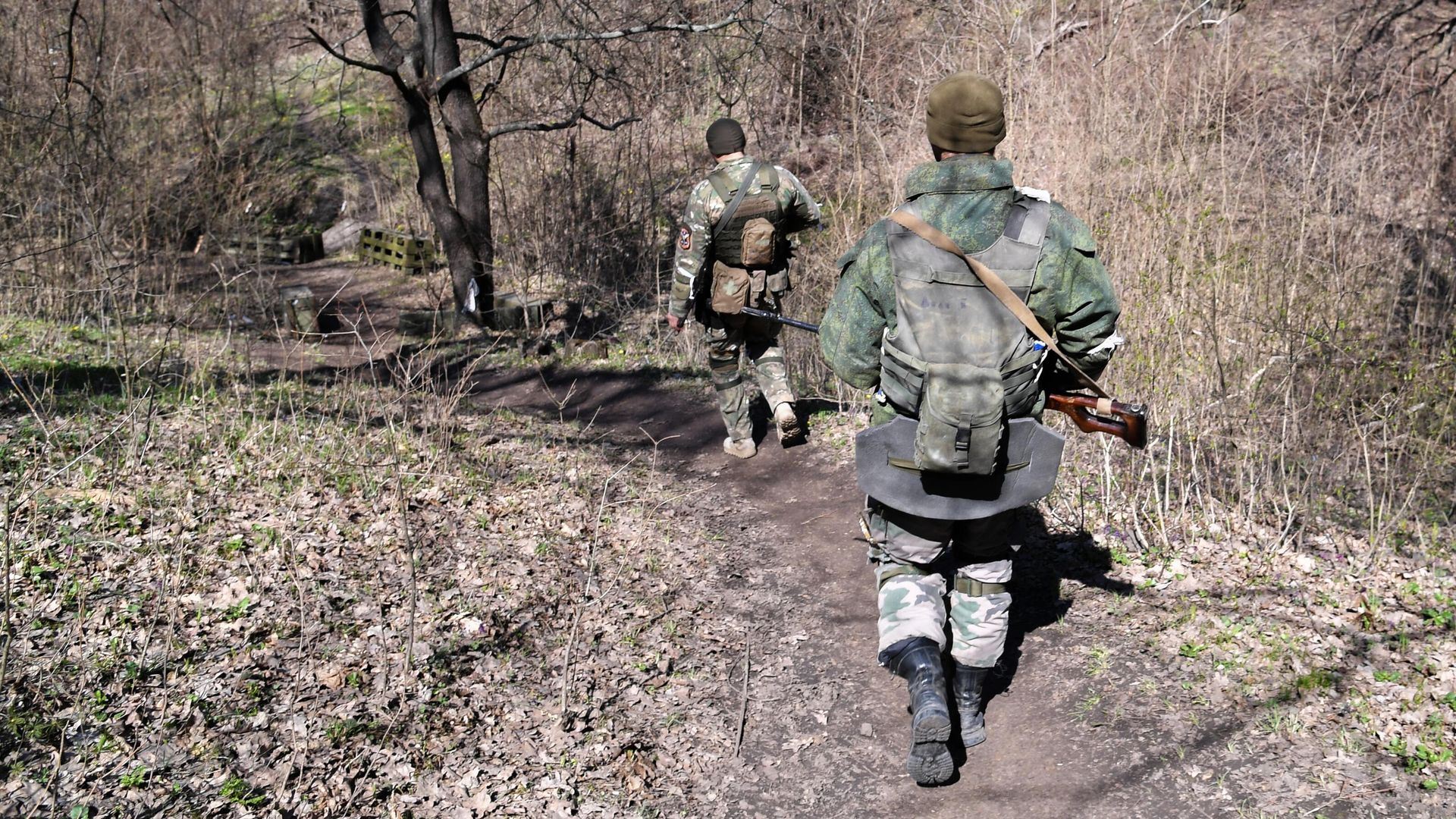 Военнослужащие Народной милиции ЛНР у поселка Новотошковский Военнослужащие Народной милиции ЛНР у поселка Новотошковский - РИА Новости, 1920, 13.04.2022