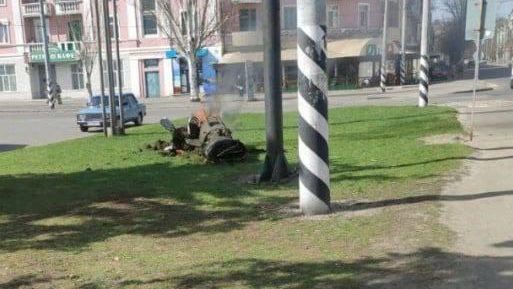 Последствия удара ракетой Точка-У по Краматорску Последствия удара ракетой Точка-У по Краматорску - РИА Новости, 1920, 08.04.2022