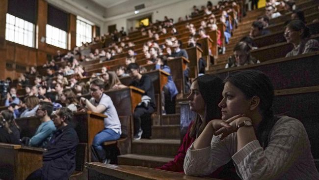 Студенты на лекции в университете 
