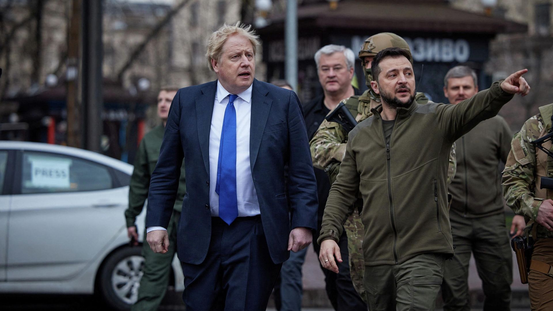 Президент Украины Владимир Зеленский и премьер-министр Великобритании Борис Джонсон во время встречи в Киеве Президент Украины Владимир Зеленский и премьер-министр Великобритании Борис Джонсон во время встречи в Киеве - РИА Новости, 1920, 10.04.2022