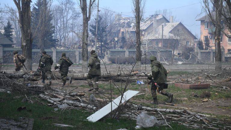 Военнослужащие НМ ДНР на передовой линии в Левобережном районе Мариуполя Военнослужащие НМ ДНР на передовой линии в Левобережном районе Мариуполя