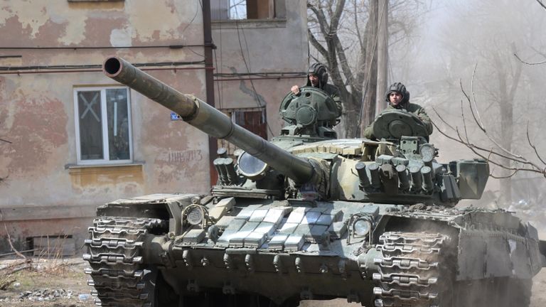 Военнослужащие НМ ДНР на передовой линии в Мариуполе Военнослужащие НМ ДНР на передовой линии в Мариуполе