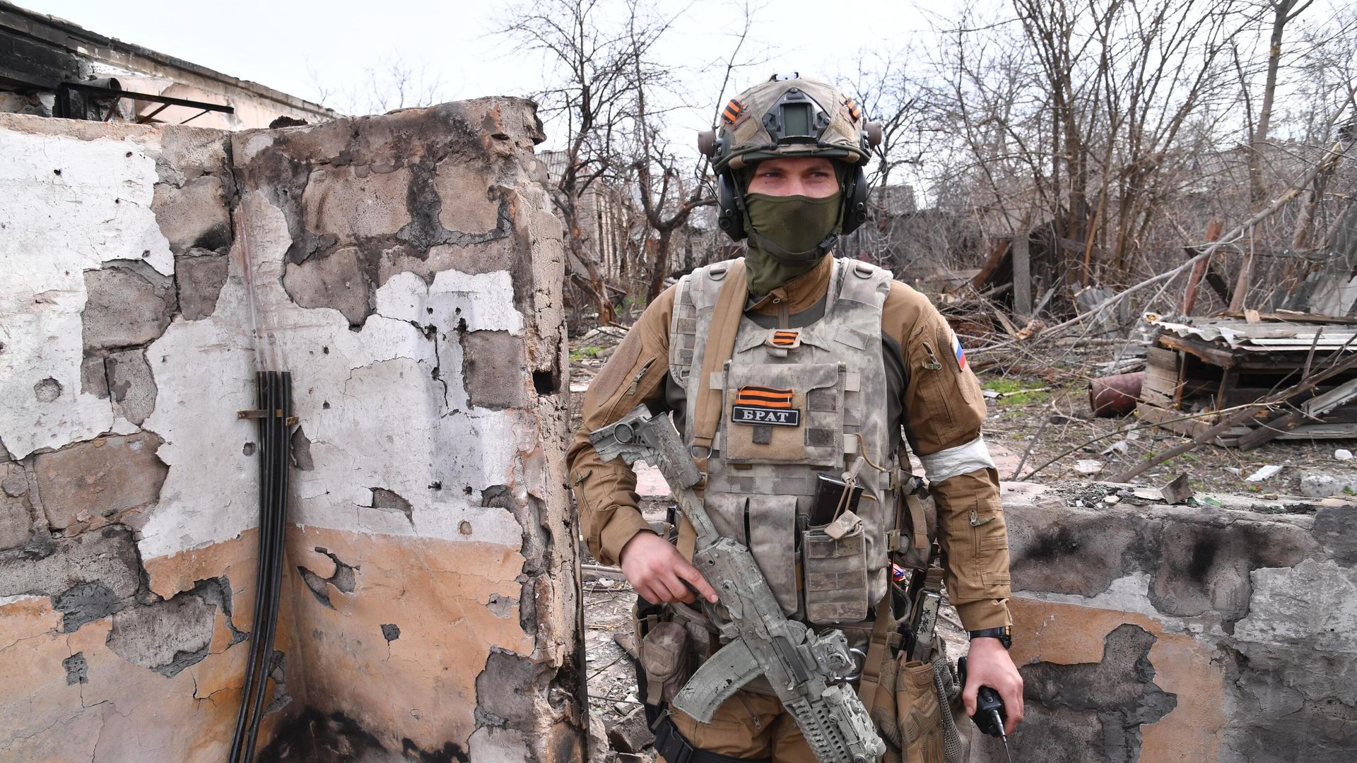 Боец полка полиции специального назначения имени Ахмата Кадырова в ЛНР Боец полка полиции специального назначения имени Ахмата Кадырова в ЛНР - РИА Новости, 1920, 19.05.2022