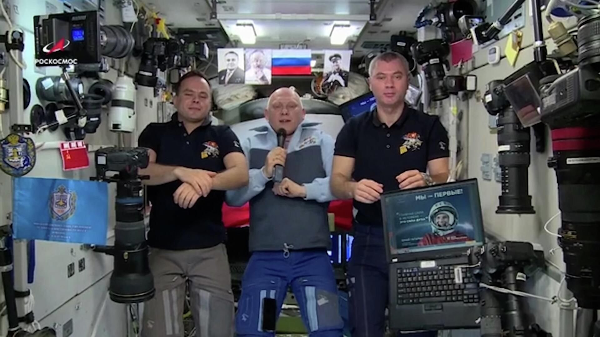 Космонавты с борта МКС поздравили страну с Днем космонавтики Космонавты с борта МКС поздравили страну с Днем космонавтики - РИА Новости, 1920, 12.04.2022