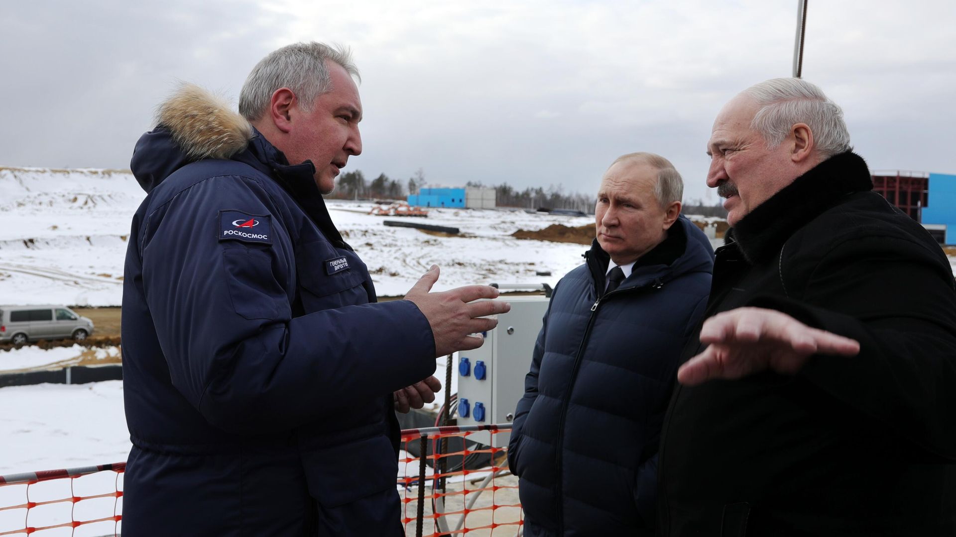 Президент России Владимир Путин, президент Белоруссии Александр Лукашенко и генеральный директор Госкорпорации Роскосмос Дмитрий Рогозин на космодроме Восточный Президент России Владимир Путин, президент Белоруссии Александр Лукашенко и генеральный директор Госкорпорации Роскосмос Дмитрий Рогозин на космодроме Восточный - РИА Новости, 1920, 12.04.2022