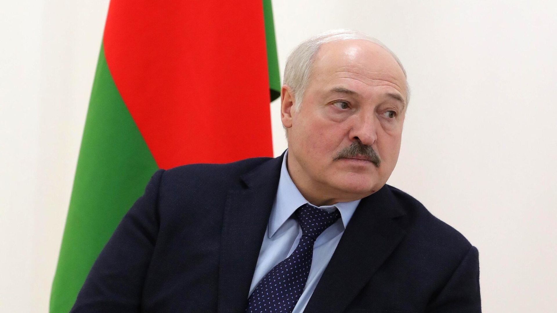 Президент Белоруссии Александр Лукашенко беседует с президентом России Владимиром Путиным во время поездки на космодром Восточный - РИА Новости, 1920, 13.04.2022