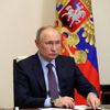Президент России Владимир Путин проводит в режиме видеоконференции совещание о текущей ситуации в нефтегазовом секторе