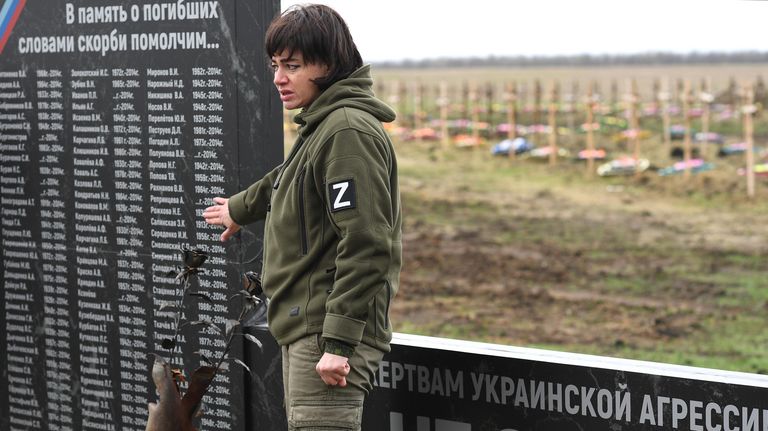 Анна Сорока на мероприятии в День памяти жертв украинской агрессии на территории мемориала Не забудем, не простим! в районе поселка Видное Анна Сорока на мероприятии в День памяти жертв украинской агрессии на территории мемориала Не забудем, не простим! в районе поселка Видное