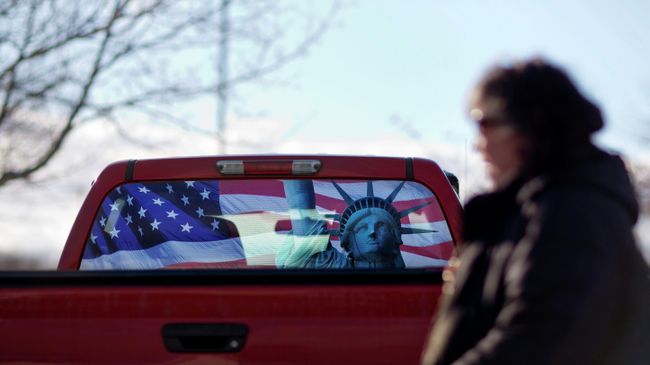 Изображение флага США и статуи Свободы