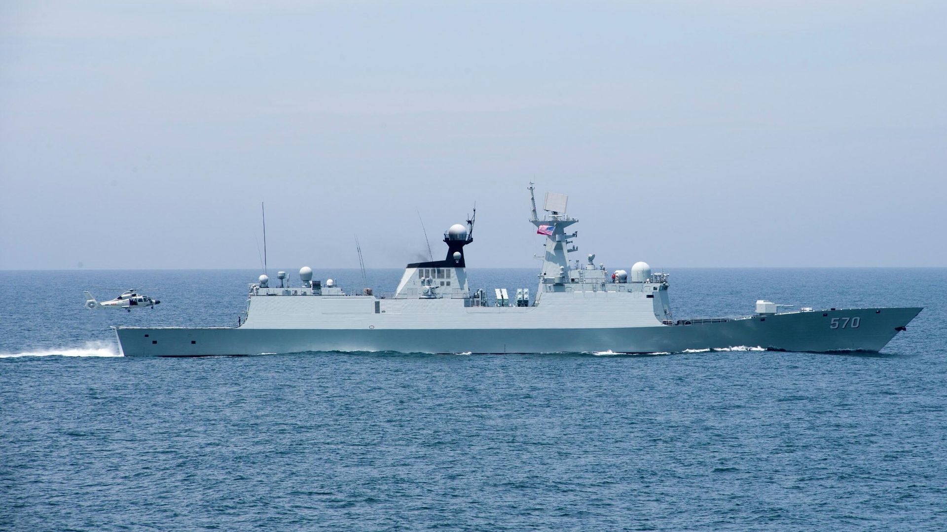 Ракетный фрегат Хуаншань Военно-морских сил КНР в Южно-Китайском море Ракетный фрегат Хуаншань Военно-морских сил КНР в Южно-Китайском море - РИА Новости, 1920, 07.11.2022