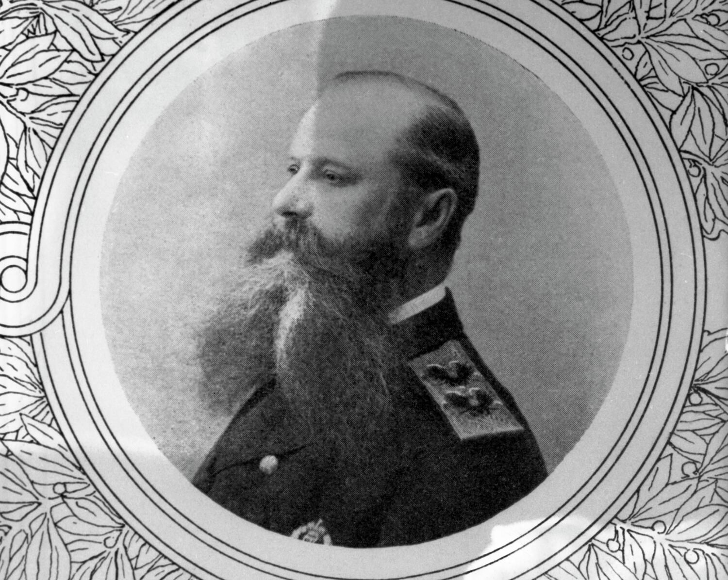 Вице-адмирал Степан Осипович Макаров. В годы русско-японской войны (1904-1905 гг.) был командующим Тихоокеанской эскадрой, руководил обороной Порт-Артура. Погиб в 1904 году на броненосце Петропавловск, подорвавшемся на японской мине. Центральный военно-морской музей в Ленинграде Вице-адмирал Степан Осипович Макаров. В годы русско-японской войны (1904-1905 гг.) был командующим Тихоокеанской эскадрой, руководил обороной Порт-Артура. Погиб в 1904 году на броненосце Петропавловск, подорвавшемся на японской мине. Центральный военно-морской музей в Ленинграде - РИА Новости, 1920, 14.05.2026
