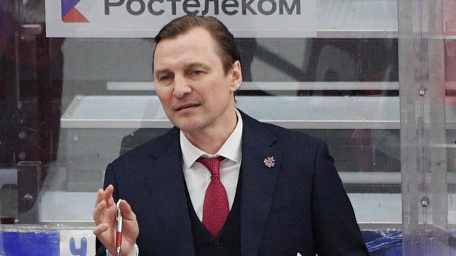 Главный тренер ХК ЦСКА Сергей Федоров (слева) и главный тренер ХК Металлург (Магнитогорск) Илья Воробьев (справа) Главный тренер ХК ЦСКА Сергей Федоров (слева) и главный тренер ХК Металлург (Магнитогорск) Илья Воробьев (справа)