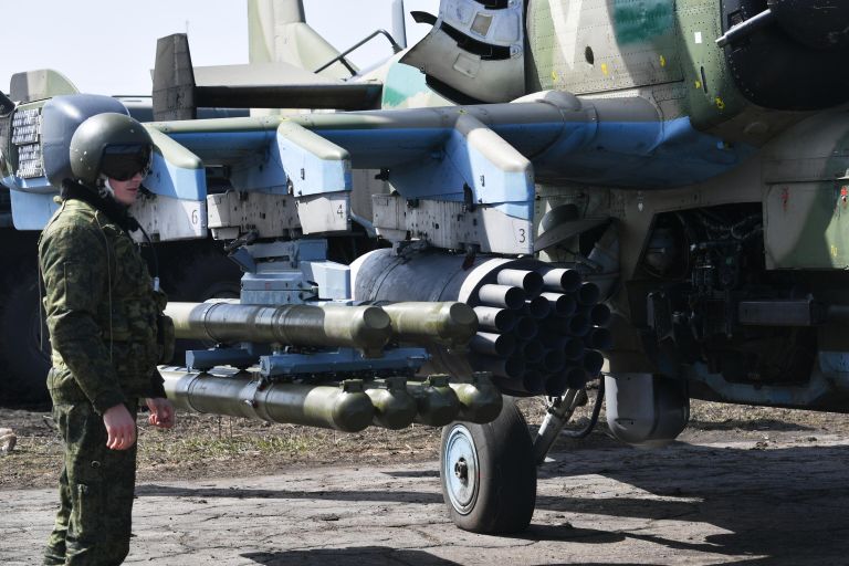 Работа экипажей вертолётов по прикрытию и сопровождению колонн на Харьковском направление спецоперации Работа экипажей вертолётов по прикрытию и сопровождению колонн на Харьковском направление спецоперации