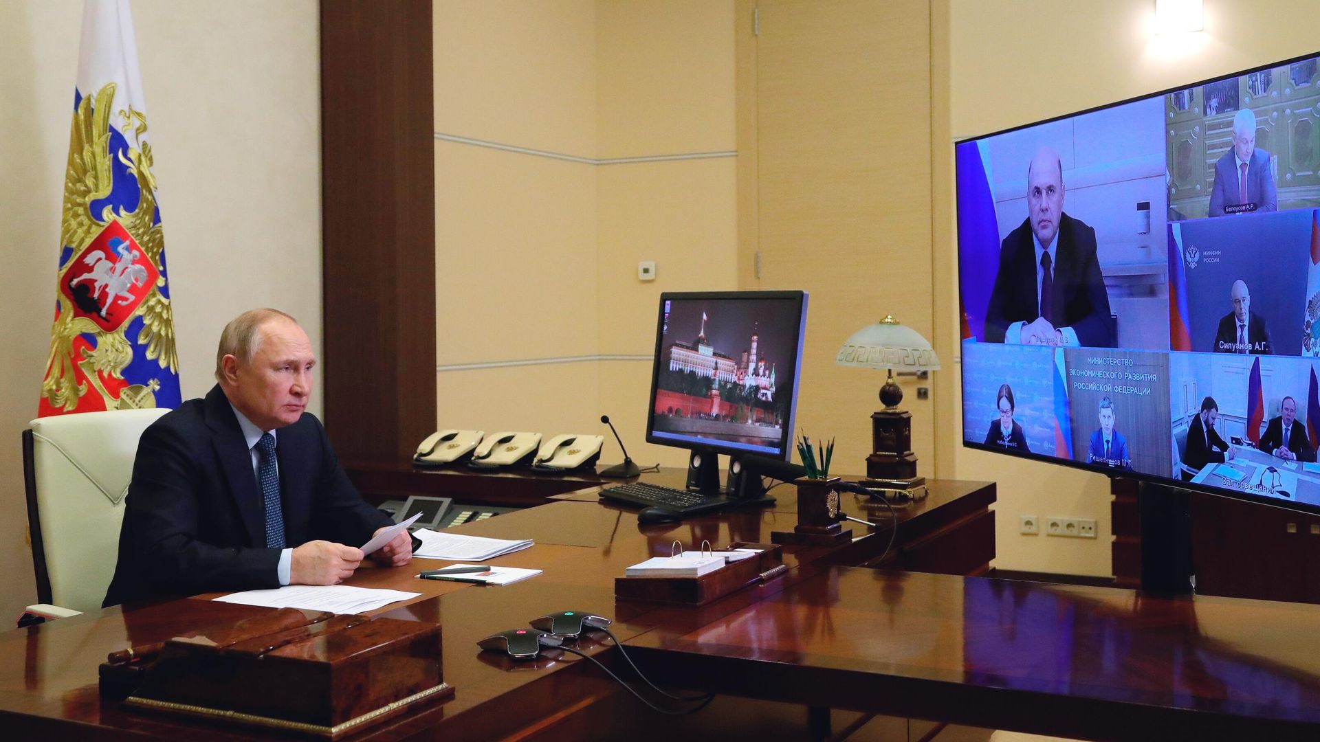 Президент РФ Владимир Путин проводит в режиме видеоконференции совещание по экономическим вопросам Президент РФ Владимир Путин проводит в режиме видеоконференции совещание по экономическим вопросам - РИА Новости, 1920, 24.04.2022