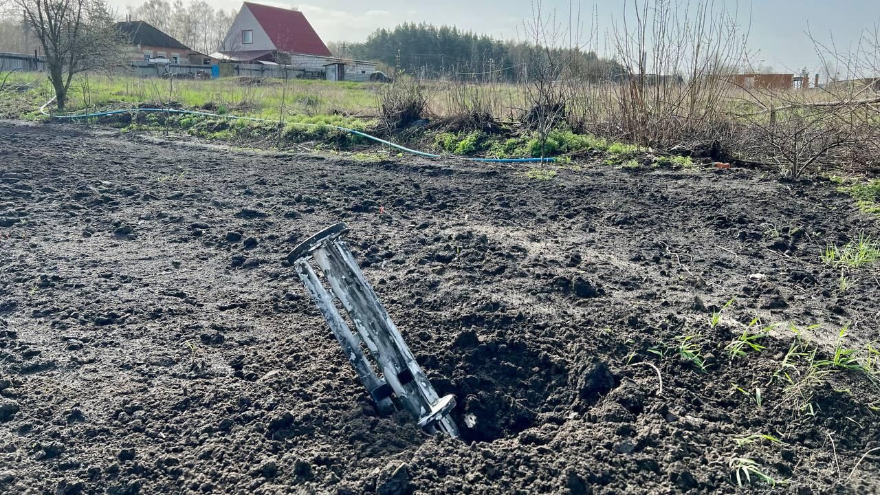 Последствия обстрела села Головчино в Белгородской области Последствия обстрела села Головчино в Белгородской области - РИА Новости, 1920, 19.04.2022