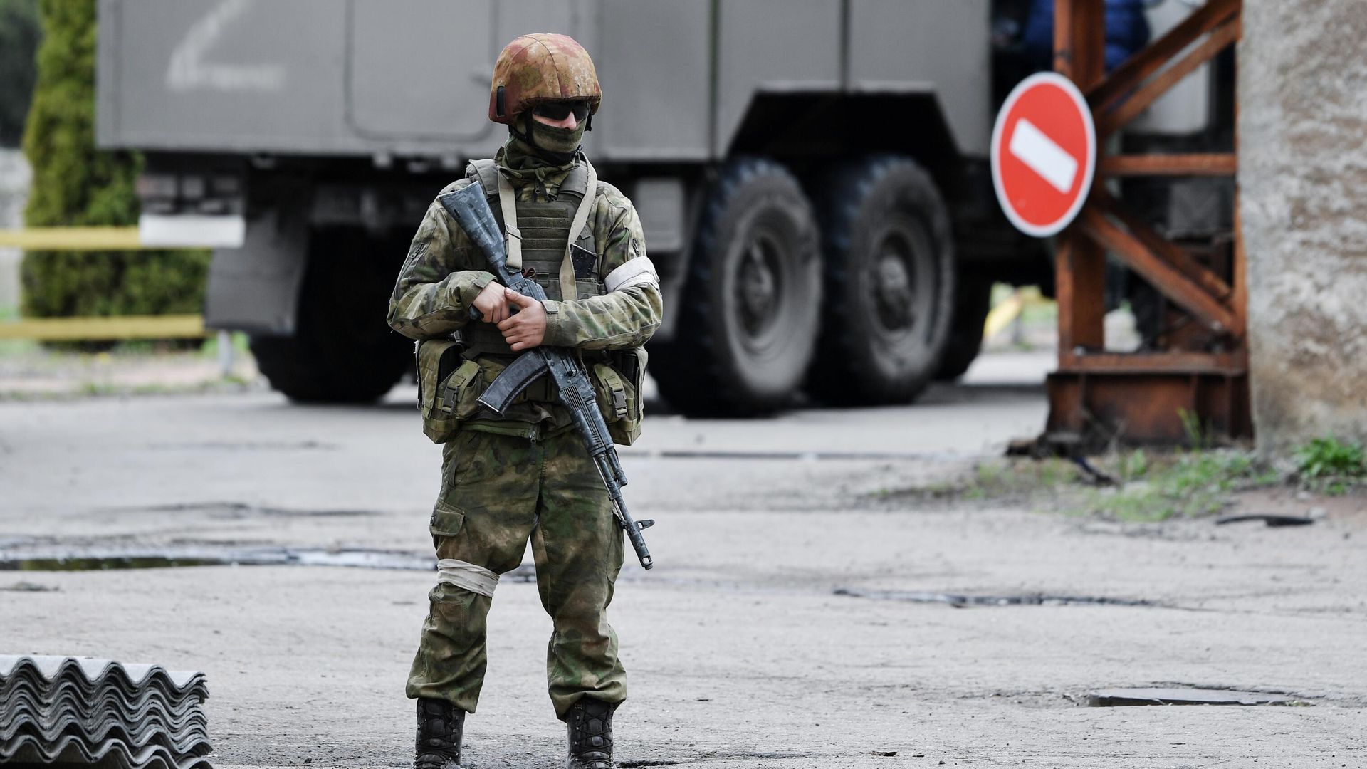 Военнослужащий Росгвардии в Херсонской области Военнослужащий Росгвардии в Херсонской области - РИА Новости, 1920, 28.04.2022