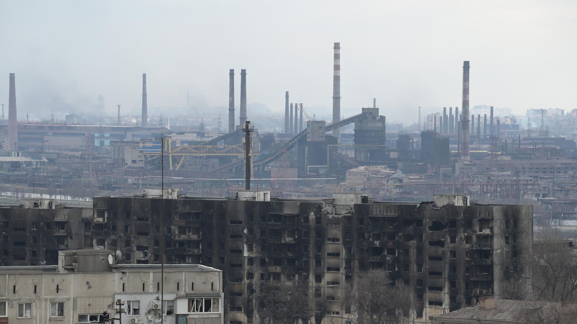 Вид Мариуполя в сторону металлургического комбината Азовсталь Вид Мариуполя в сторону металлургического комбината Азовсталь - РИА Новости, 1920, 21.04.2022