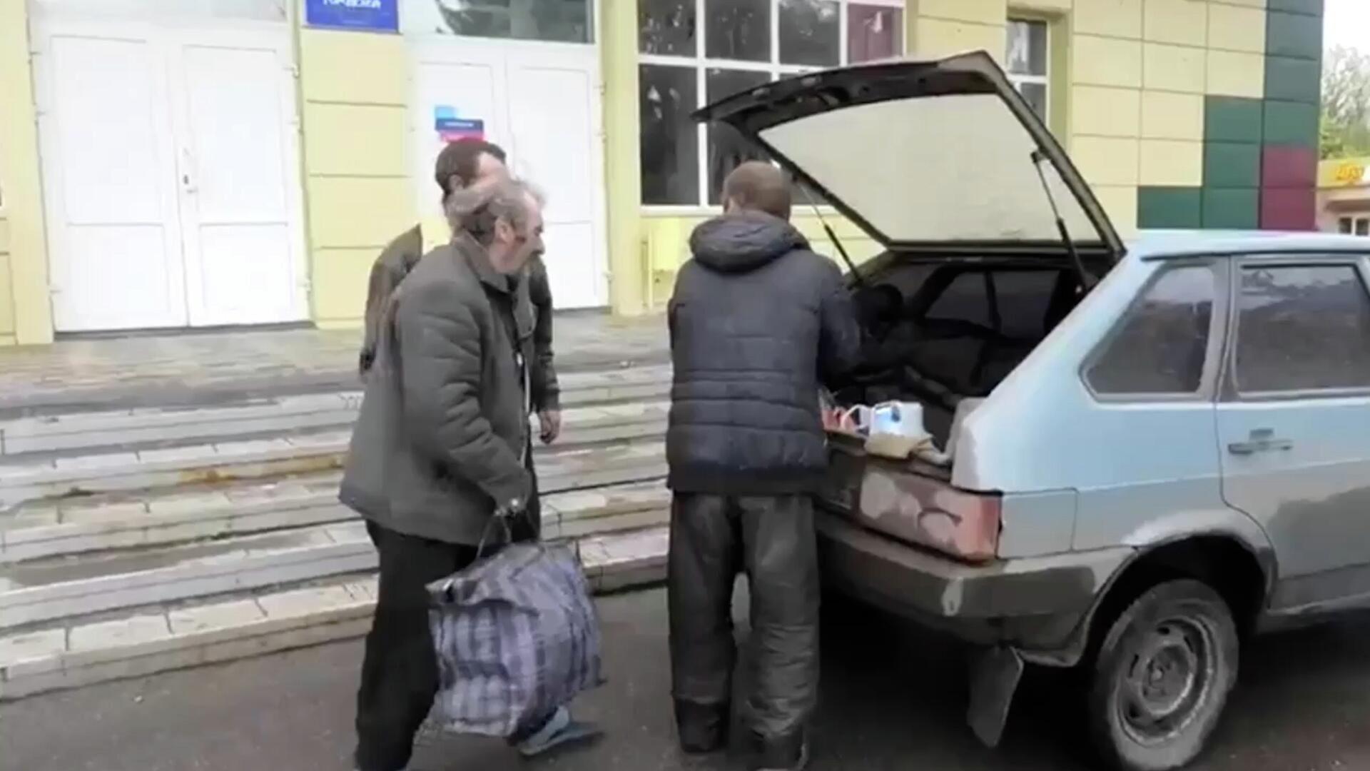 Пришлось хоронить в огороде: житель города Попасная о гибели жены при обстреле ВСУ Пришлось хоронить в огороде: житель города Попасная о гибели жены при обстреле ВСУ - РИА Новости, 1920, 20.04.2022