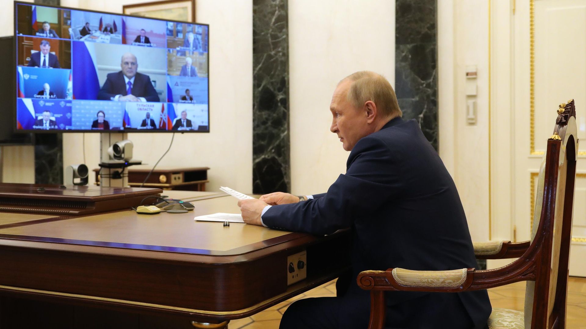 Президент РФ Владимир Путин проводит в режиме видеоконференции совещание по вопросам развития металлургической отрасли Президент РФ Владимир Путин проводит в режиме видеоконференции совещание по вопросам развития металлургической отрасли - РИА Новости, 1920, 20.04.2022