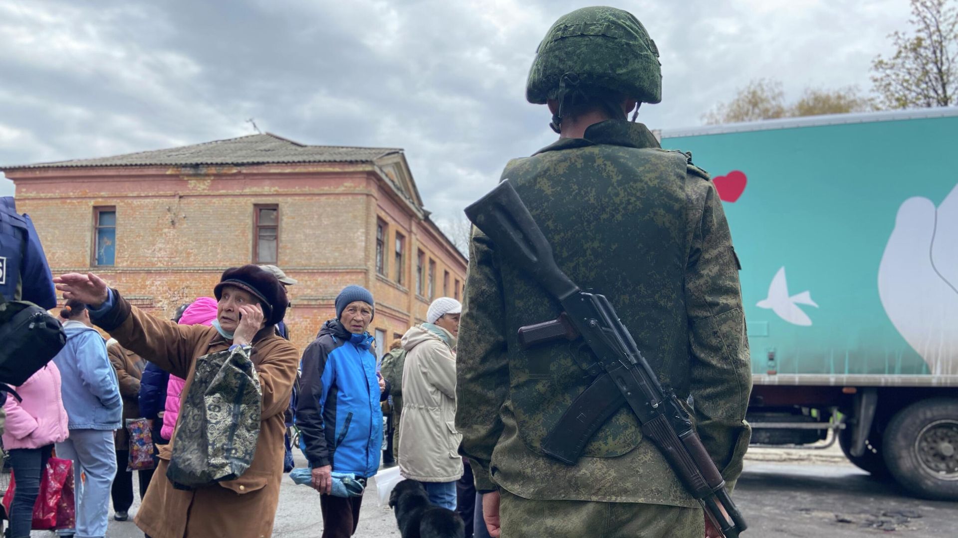 Армия ДНР сопровождает гуманитарные конвои Армия ДНР сопровождает гуманитарные конвои - РИА Новости, 1920, 21.04.2022