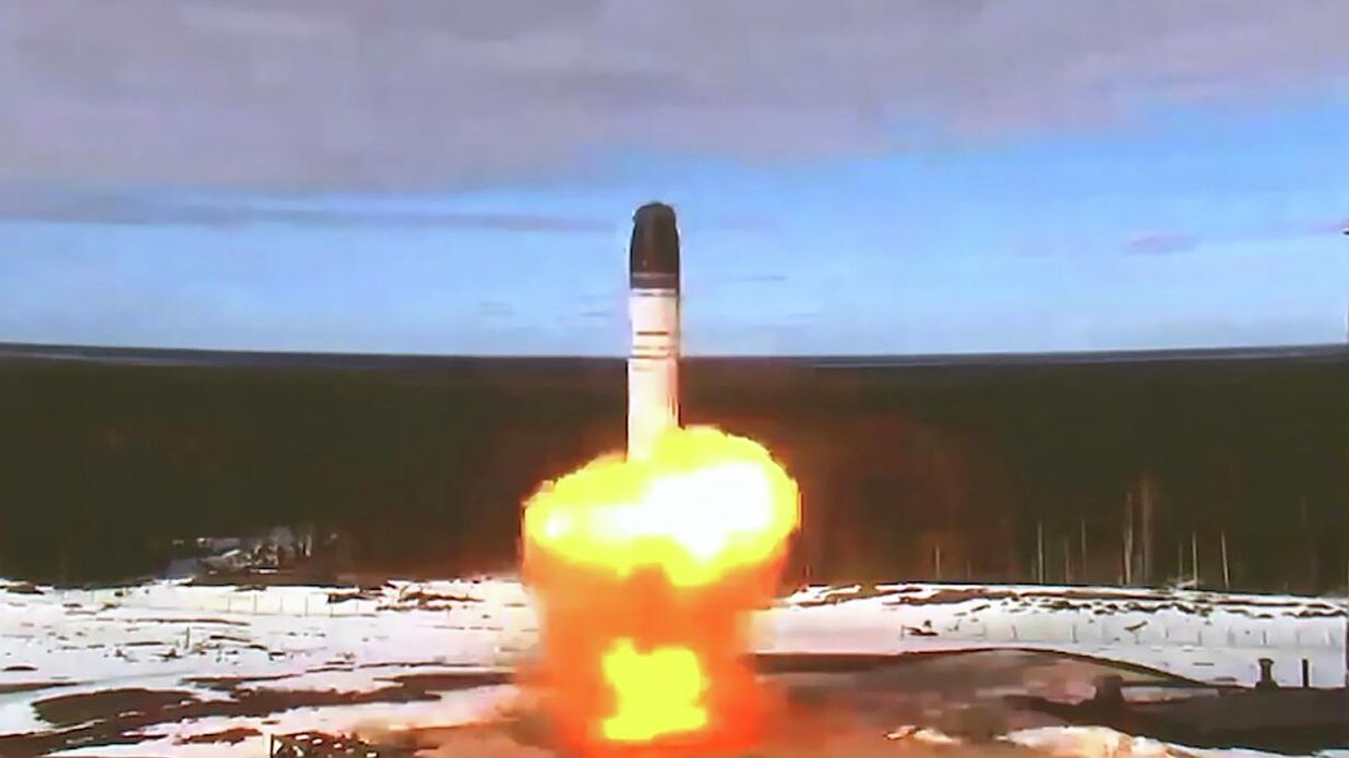 Пуск межконтинентальной баллистической ракеты Сармат на космодроме Плесецк Пуск межконтинентальной баллистической ракеты Сармат на космодроме Плесецк - РИА Новости, 1920, 07.05.2022