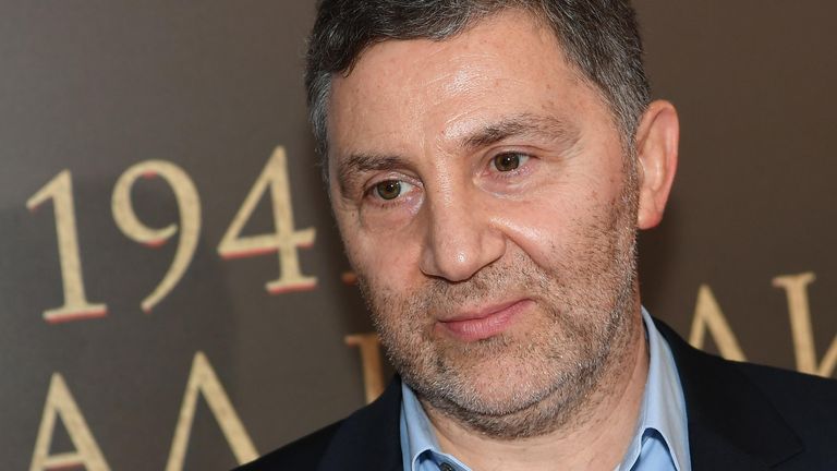 Режиссер Константин Буслов на премьере своего фильма 1941. Крылья над Берлином в кинотеатре КАРО 11 Октябрь в Москве Режиссер Константин Буслов на премьере своего фильма 1941. Крылья над Берлином в кинотеатре КАРО 11 Октябрь в Москве