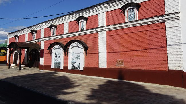 Особняк Каменовых, конюшня (Музей воинской славы) Особняк Каменовых, конюшня (Музей воинской славы)