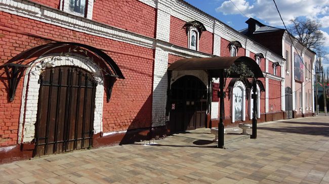 Особняк Каменовых, конюшня (Музей воинской славы) Особняк Каменовых, конюшня (Музей воинской славы)