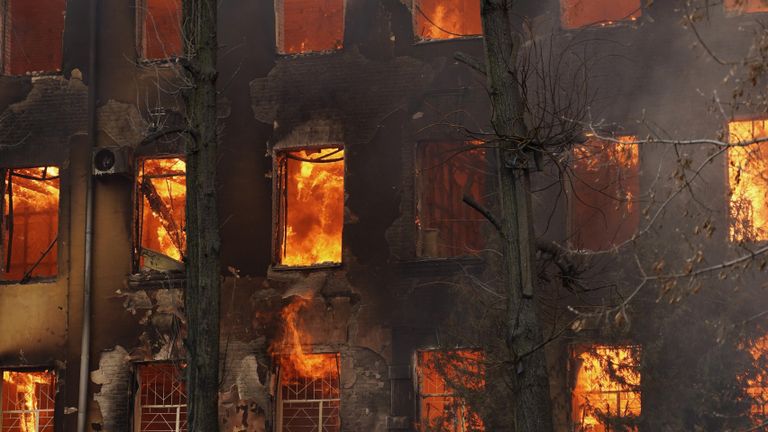 Пожар в здании Центрального научно-исследовательского института войск Воздушно-космической обороны в Твери Пожар в здании Центрального научно-исследовательского института войск Воздушно-космической обороны в Твери