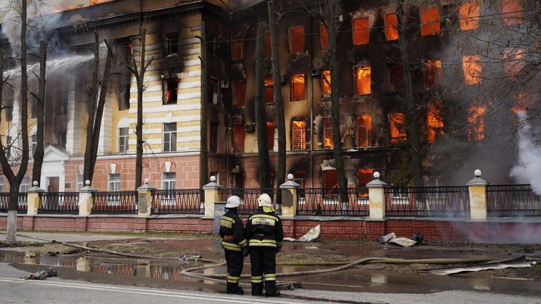 Пожар в здании Центрального научно-исследовательского института войск Воздушно-космической обороны в Твери Пожар в здании Центрального научно-исследовательского института войск Воздушно-космической обороны в Твери