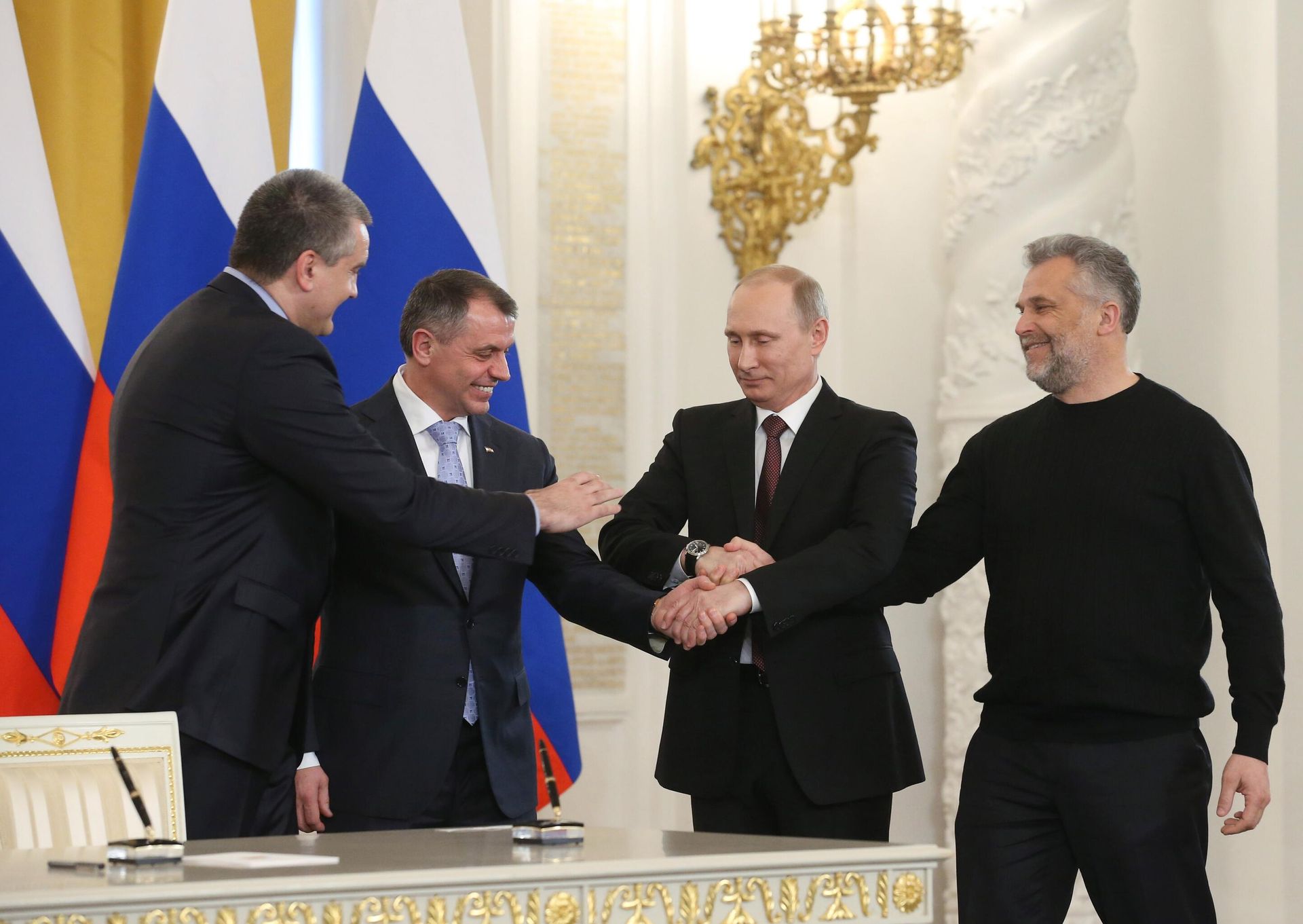 Подписание Договора между РФ и Республикой Крым о принятии в РФ Республики Крым и образовании в составе РФ новых субъектов Подписание Договора между РФ и Республикой Крым о принятии в РФ Республики Крым и образовании в составе РФ новых субъектов - РИА Новости, 1920, 22.04.2022