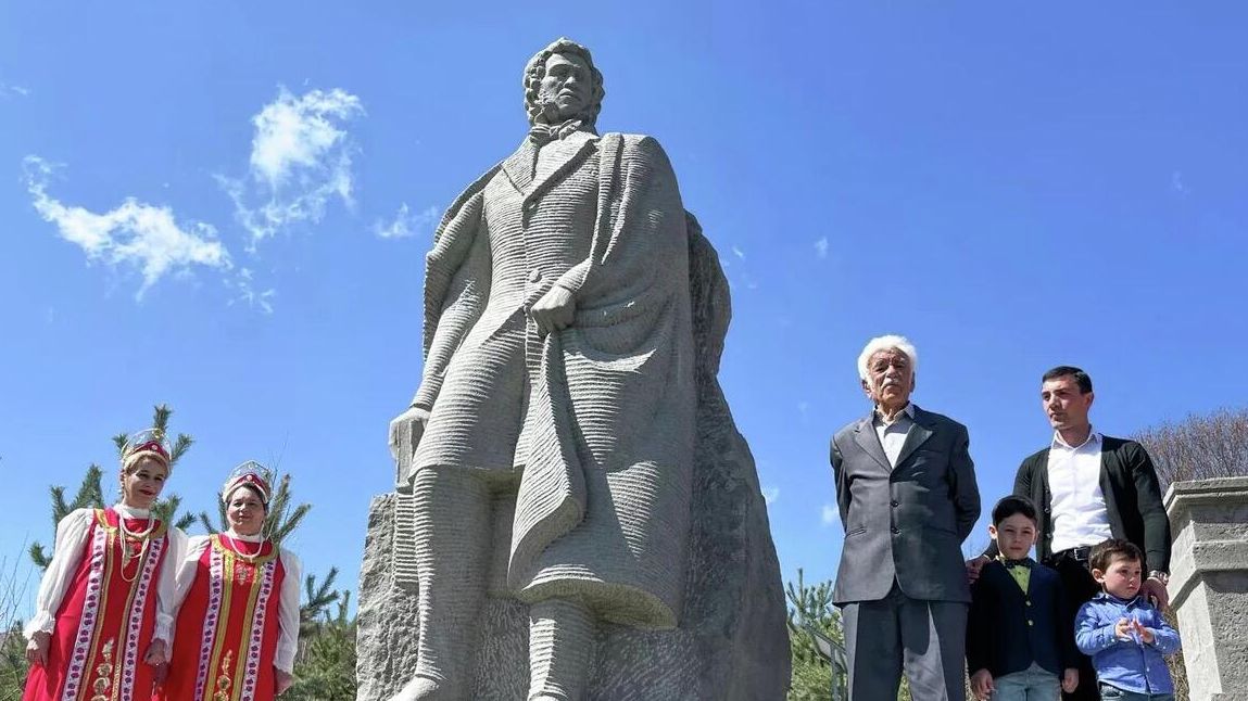 Церемония открытия памятника Александру Пушкину на Пушкинском перевале Церемония открытия памятника Александру Пушкину на Пушкинском перевале - РИА Новости, 1920, 22.04.2022