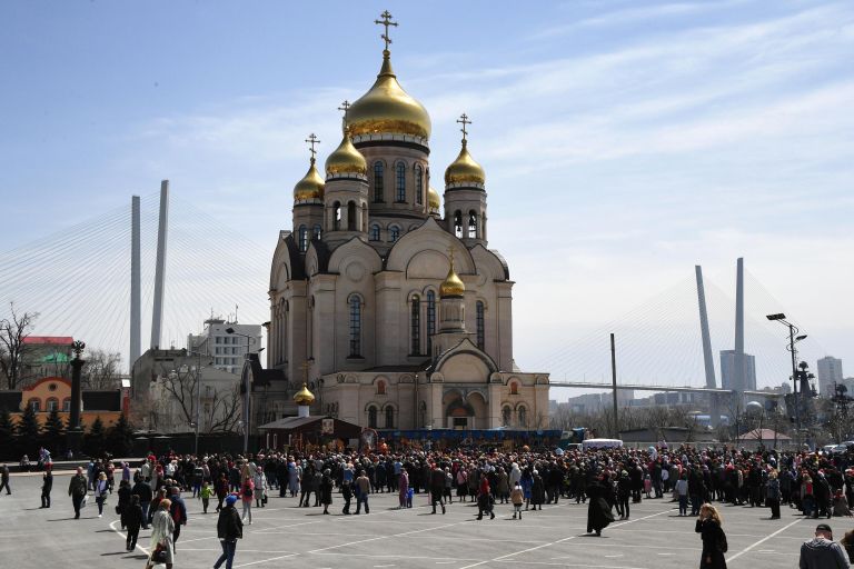 Спасо-Преображенский кафедральный собор на центральной площади Владивостока Спасо-Преображенский кафедральный собор на центральной площади Владивостока