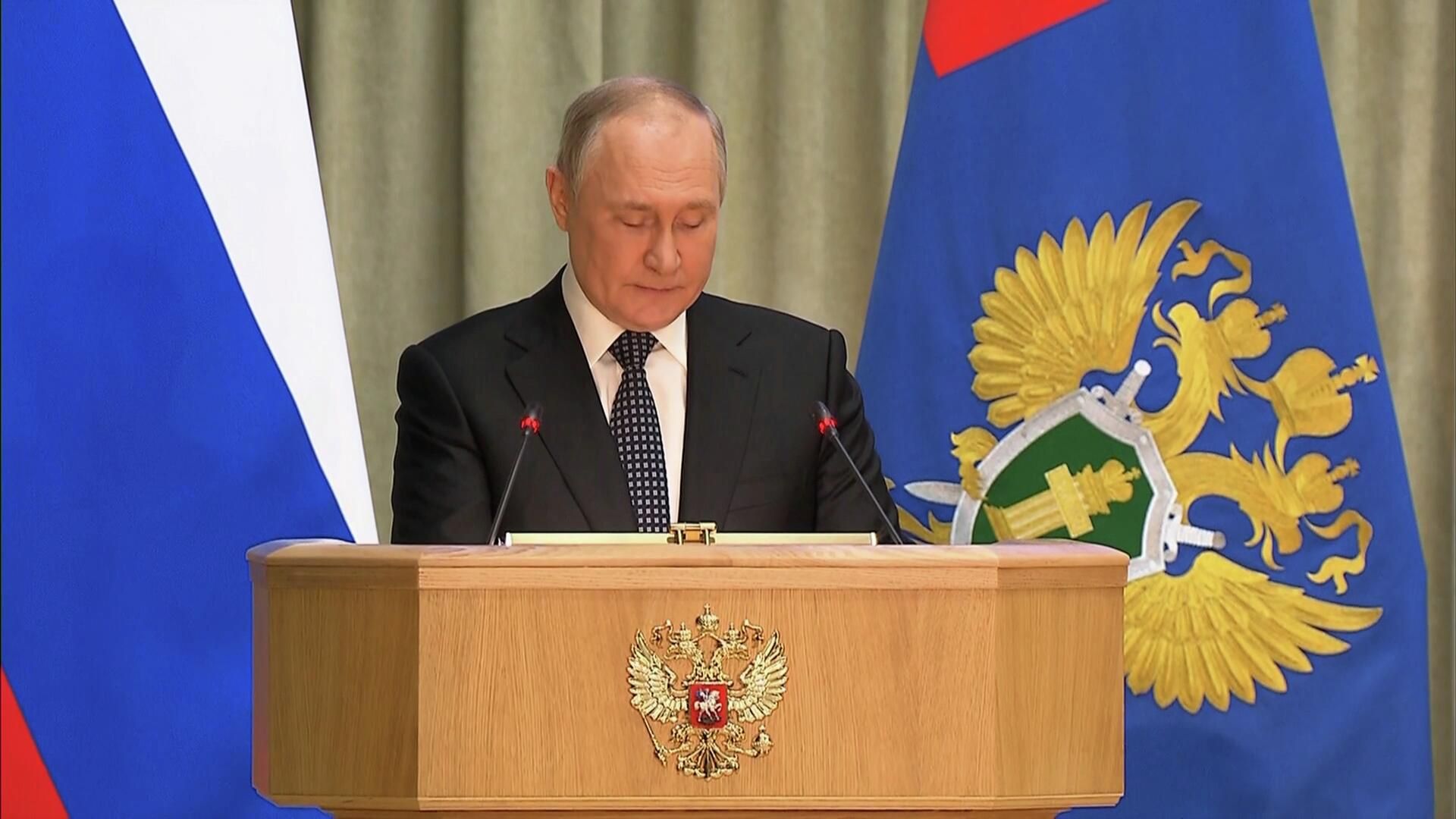 Путин призвал оградить бизнес от чрезмерного контроля Путин призвал оградить бизнес от чрезмерного контроля - РИА Новости, 1920, 25.04.2022