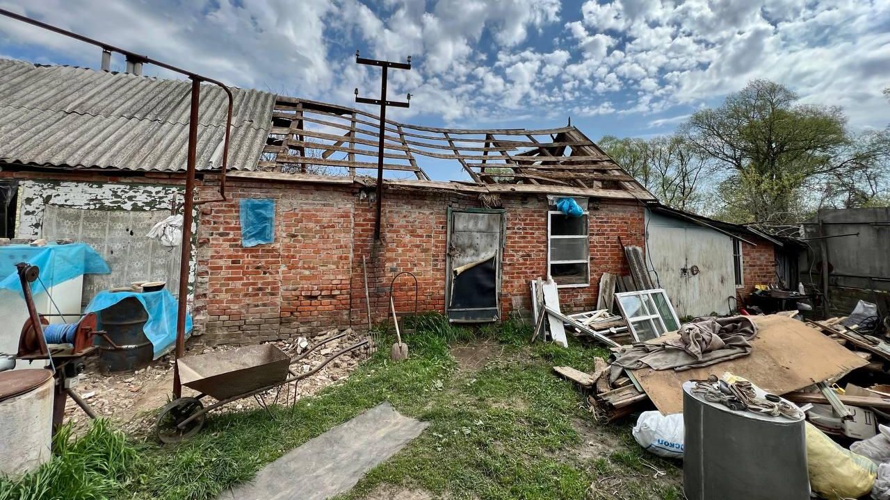 Последствия обстрела села Головчино в Белгородской области Последствия обстрела села Головчино в Белгородской области - РИА Новости, 1920, 26.04.2022