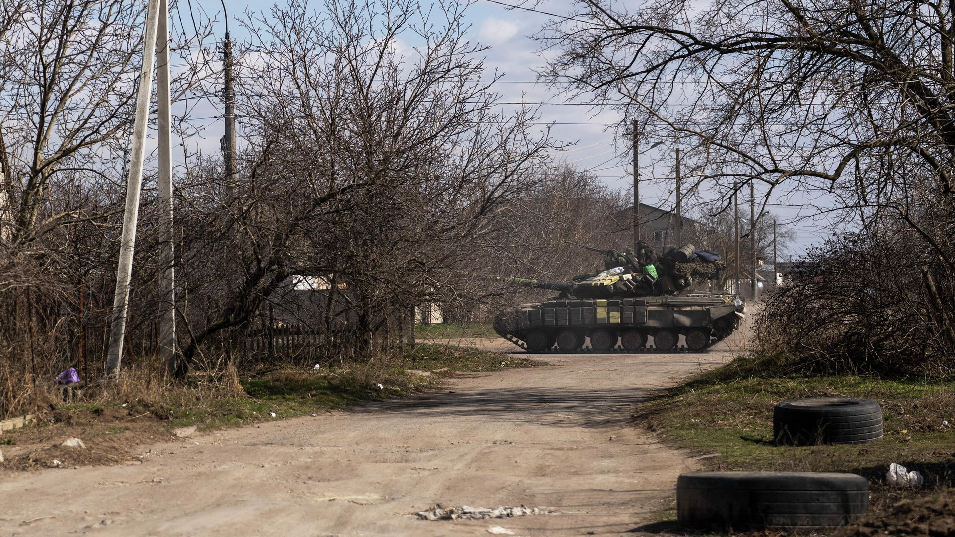 Украинский танк на окраине Николаева Украинский танк на окраине Николаева - РИА Новости, 1920, 22.10.2022