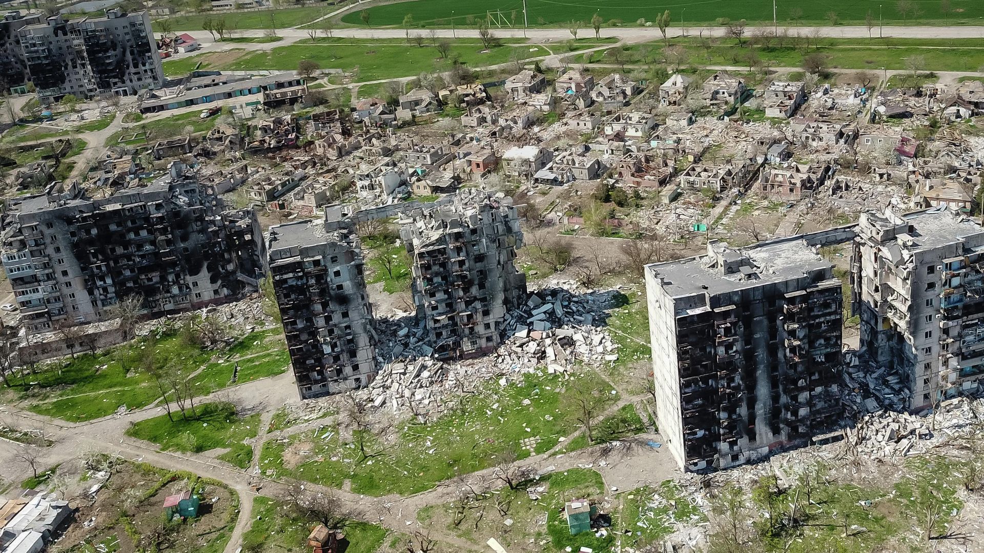 Разрушенные дома в Левобережном районе Мариуполя Разрушенные дома в Левобережном районе Мариуполя - РИА Новости, 1920, 15.06.2022