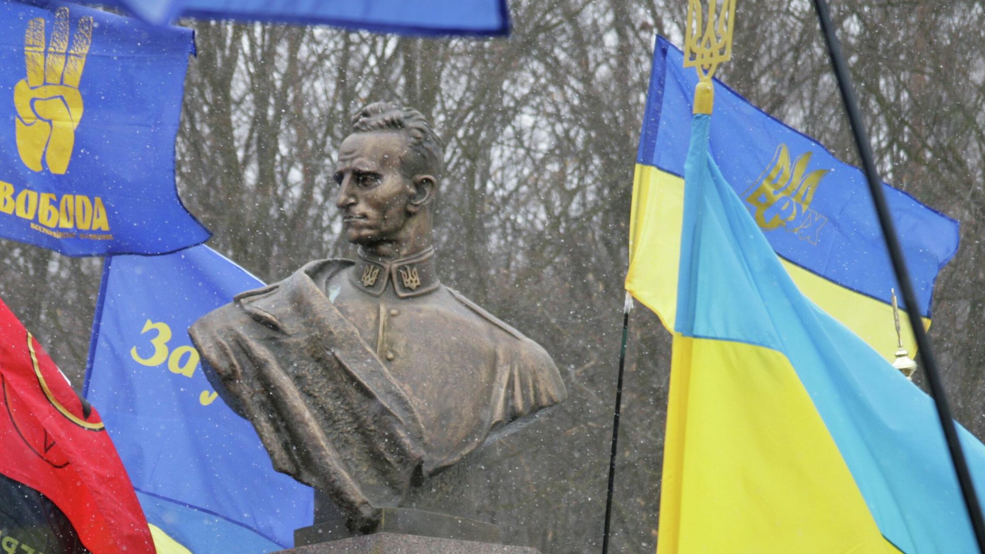 У памятника командира Украинской повстанческой армии (УПА) Романа Шухевича в селе Белогорща прошли мероприятия, посвященные 60-летней годовщине со дня гибели У памятника командира Украинской повстанческой армии (УПА) Романа Шухевича в селе Белогорща прошли мероприятия, посвященные 60-летней годовщине со дня гибели - РИА Новости, 1920, 04.05.2022