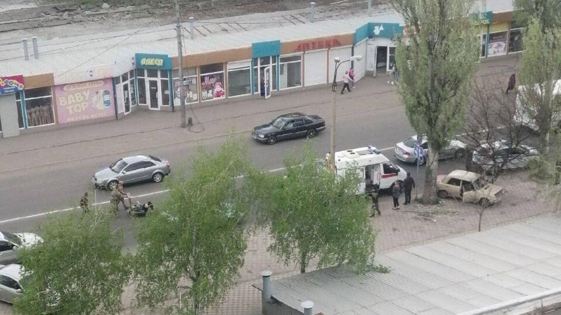 Последствия обстрела Кировского района Донецка Последствия обстрела Кировского района Донецка - РИА Новости, 1920, 30.04.2022