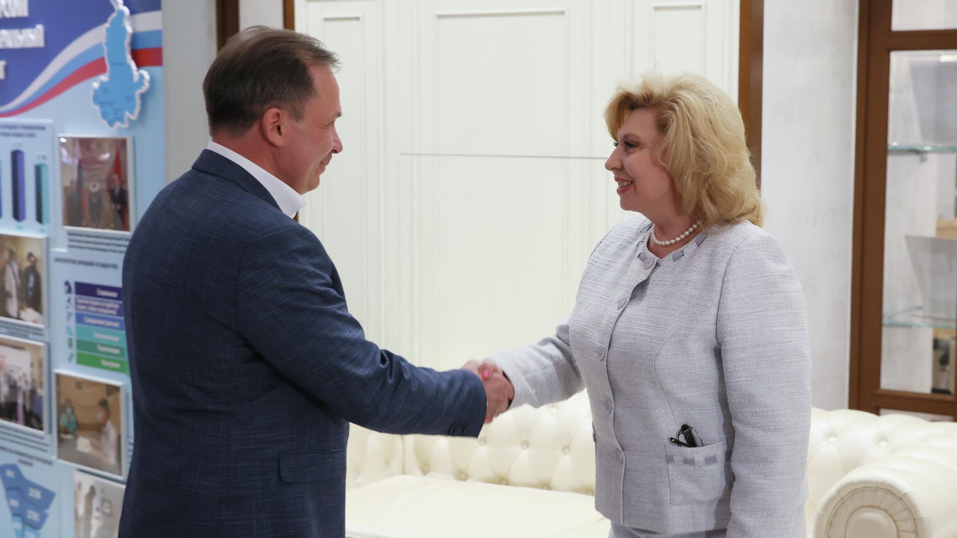 Российский летчик Константин Ярошенко и уполномоченный по правам человека в России Татьяна Москалькова Российский летчик Константин Ярошенко и уполномоченный по правам человека в России Татьяна Москалькова - РИА Новости, 1920, 29.04.2022