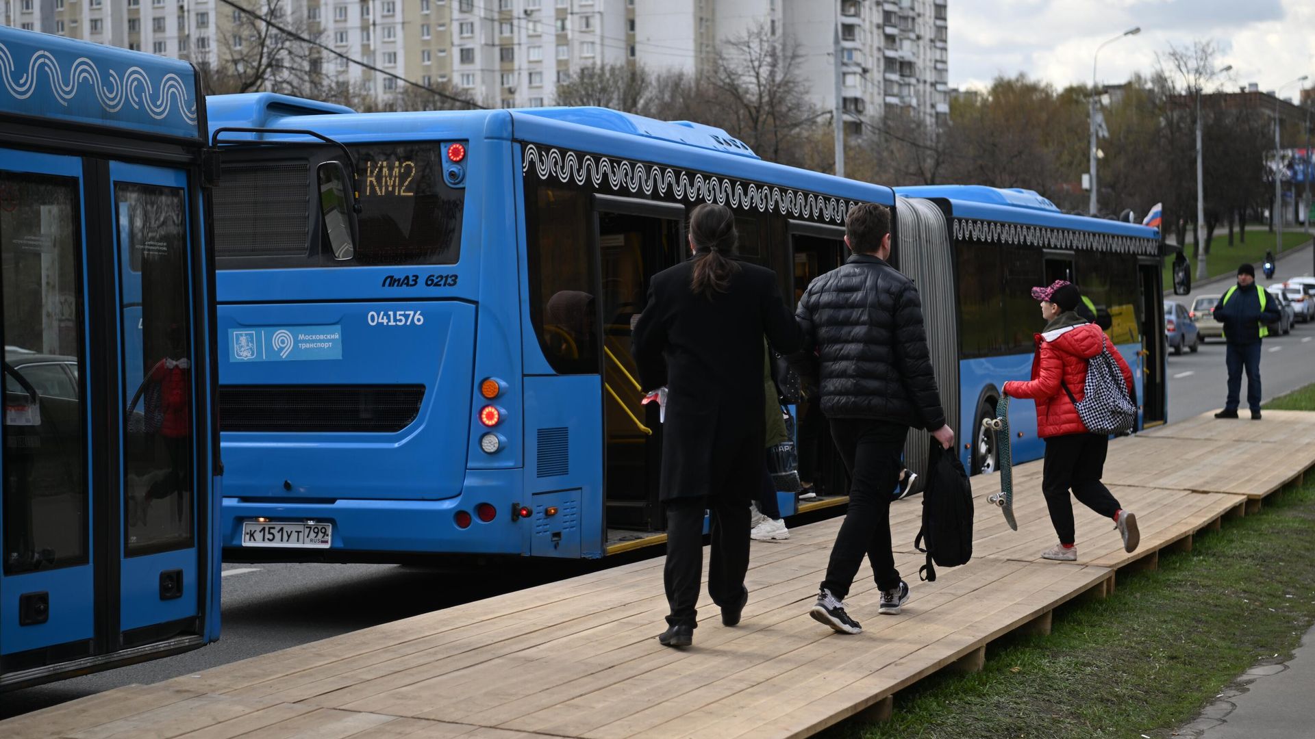 Автобусы у станции метро Волжская Автобусы у станции метро Волжская - РИА Новости, 1920, 19.06.2022