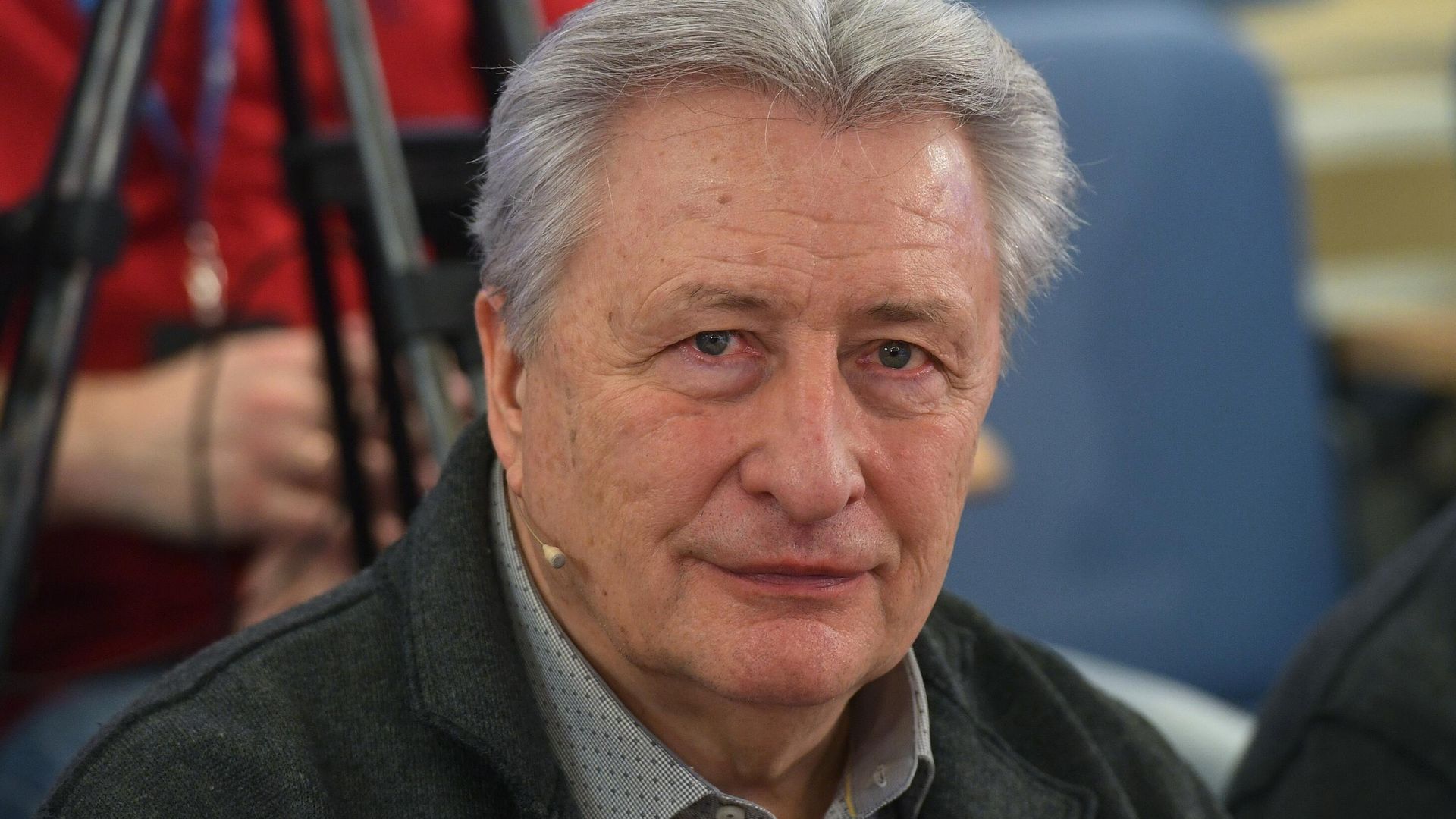 Председатель совета легенд Ночной хоккейной лиги Александр Якушев на жеребьевке Финального этапа XI Всероссийского турнира по хоккею среди любительских команд – Фестиваля хоккея в международном мультимедийном пресс-центре МИА Россия сегодня в Москве. Председатель совета легенд Ночной хоккейной лиги Александр Якушев на жеребьевке Финального этапа XI Всероссийского турнира по хоккею среди любительских команд – Фестиваля хоккея в международном мультимедийном пресс-центре МИА Россия сегодня в Москве. - РИА Новости, 1920, 01.05.2022