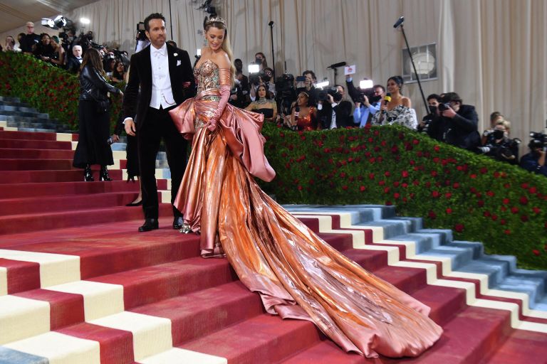 Блейк Лайвли и Райан Рейнольдс на балу Института костюма Met Gala Блейк Лайвли и Райан Рейнольдс на балу Института костюма Met Gala