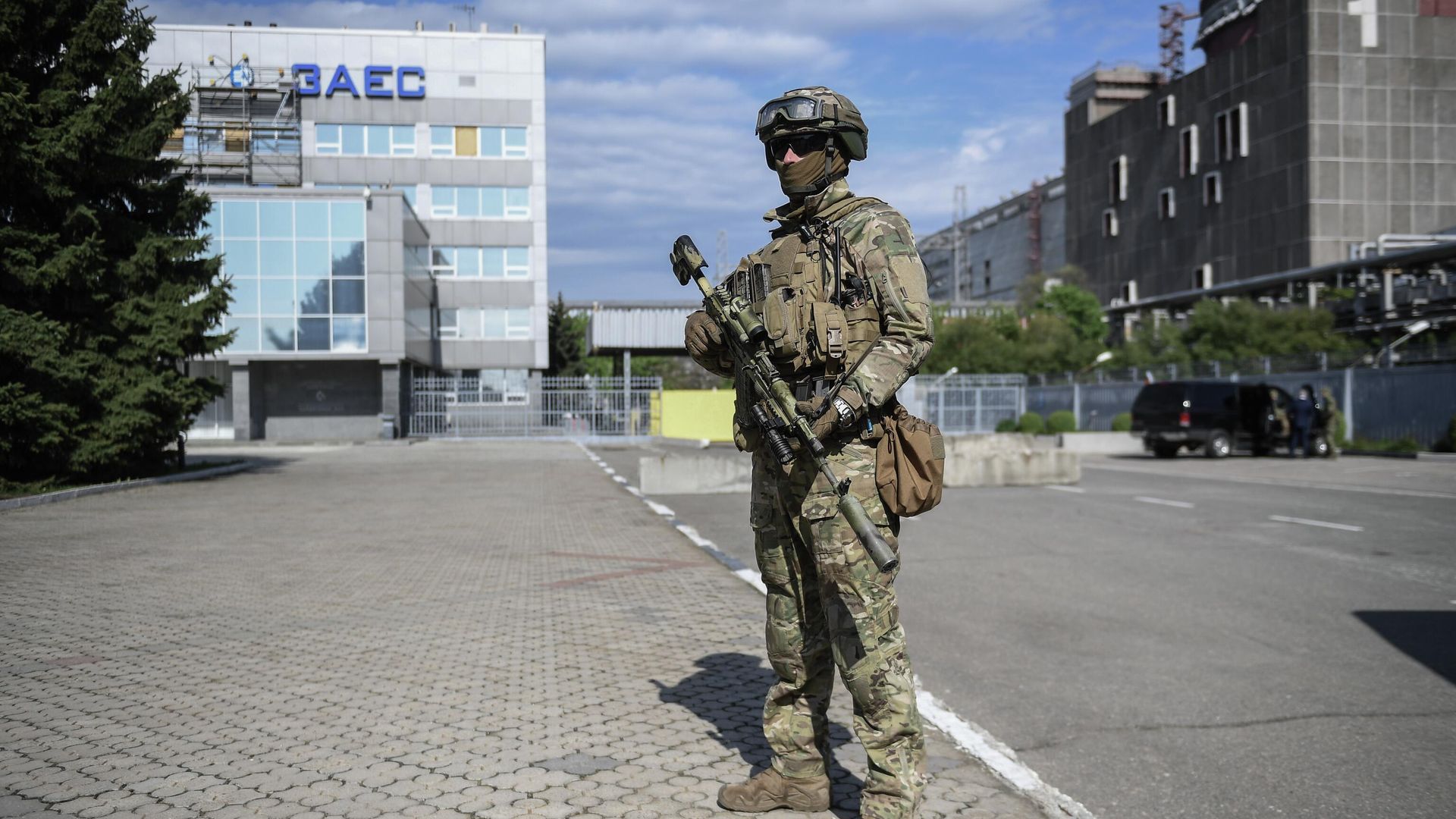 Военнослужащий ВС РФ на территории Запорожской АЭС в Энергодаре Военнослужащий ВС РФ на территории Запорожской АЭС в Энергодаре - РИА Новости, 1920, 12.08.2022